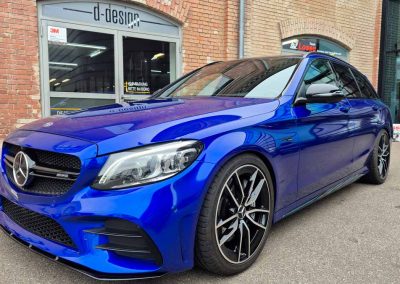 AMG C43 CarWrap in blau