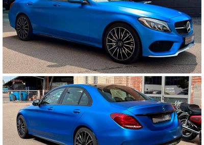Mercedes in blau matt