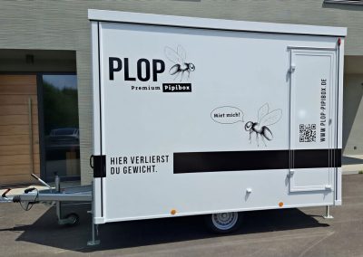 Anhänger-Beschriftung - Toilettenwagen Plop