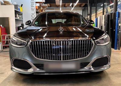 Carstyle Two-one-Beklebung Maybach Frontansicht