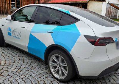 Fahrzeugbeschriftung für Firma Völk Tesla